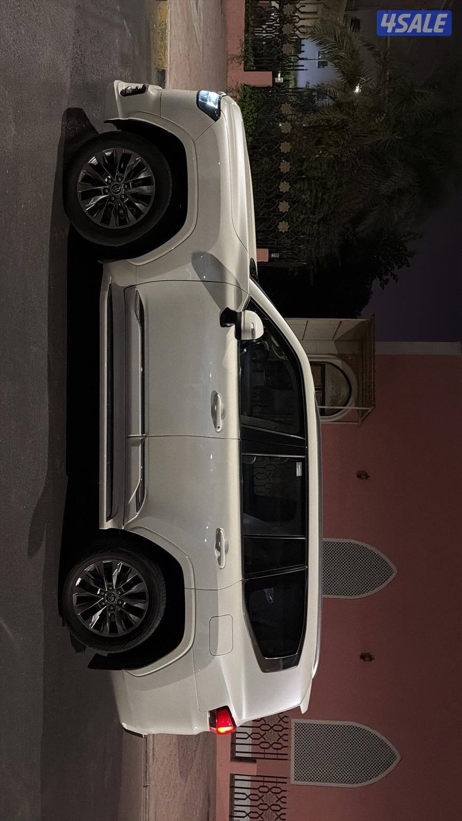 للبيع لاند تون تيربو 2023 عداد 158 كامل  تأمين شامل ينتهي شهر 7 /20261