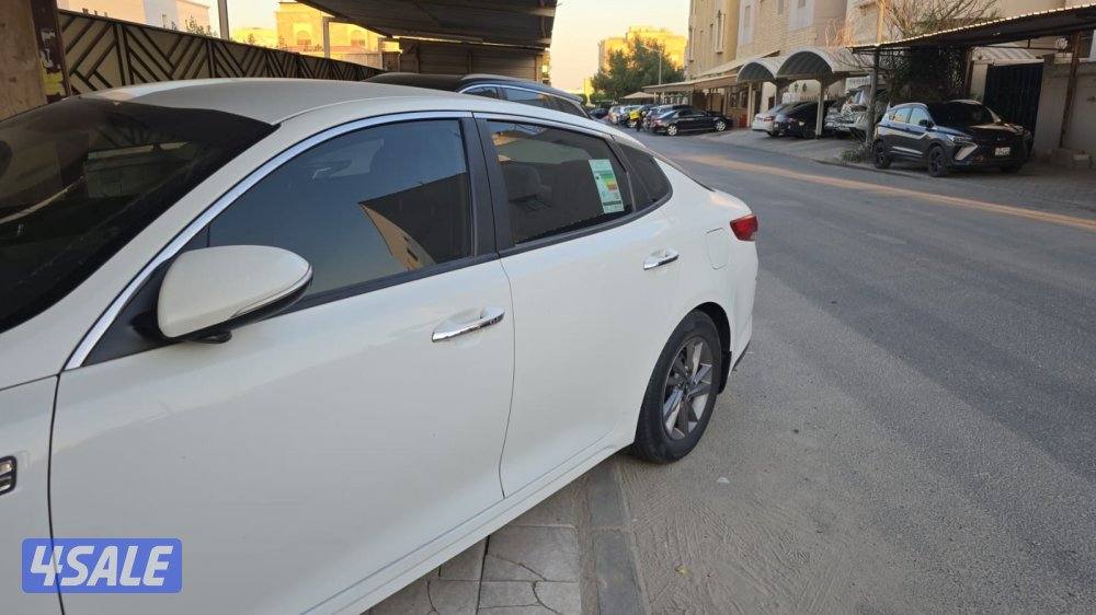 للبيع kia ابوتيما4