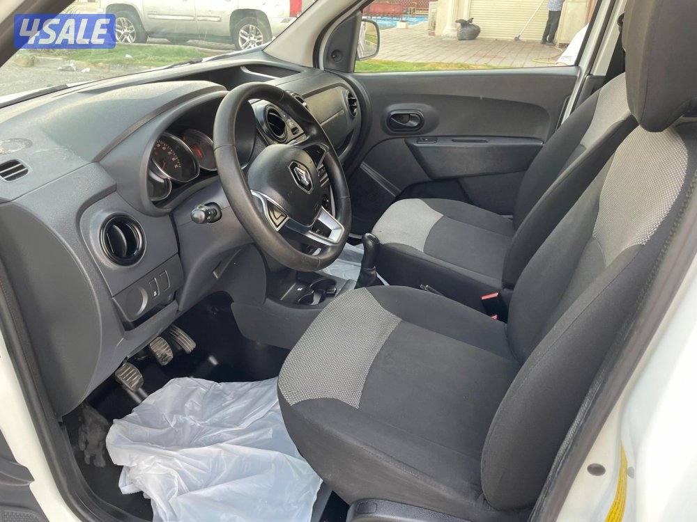 2022 ريـنـو Van3