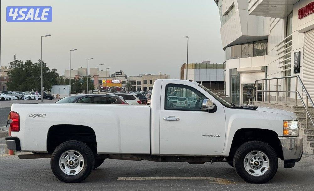 للبيع وانيت سلفرادو HD موديل 20112