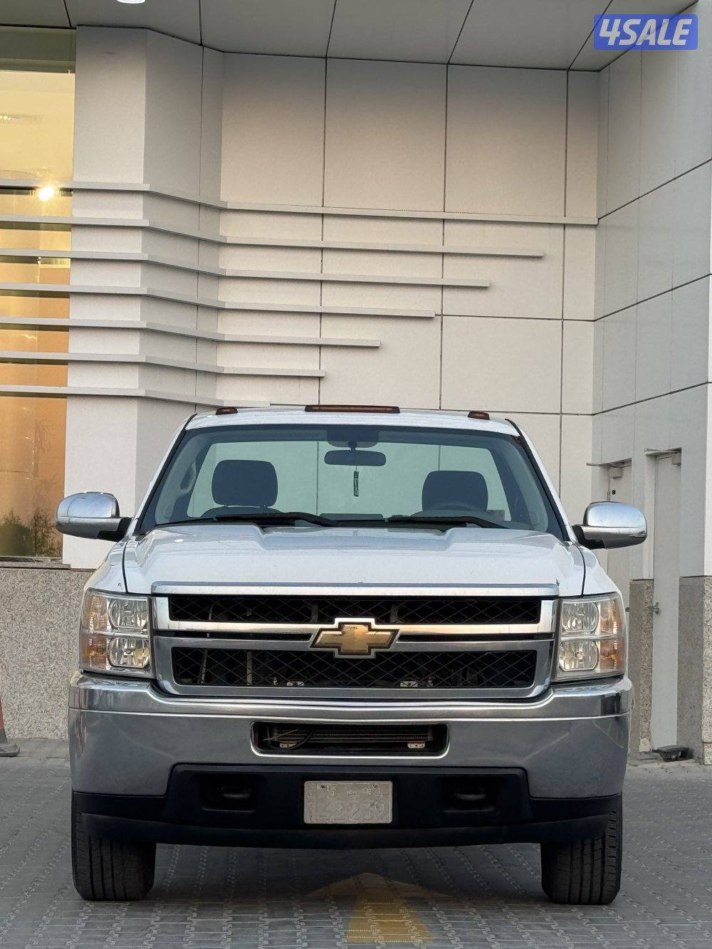 للبيع وانيت سلفرادو HD موديل 20114