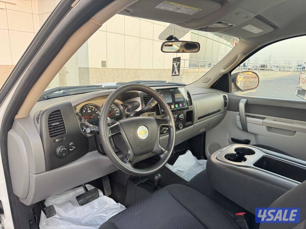 للبيع وانيت سلفرادو HD موديل 20118