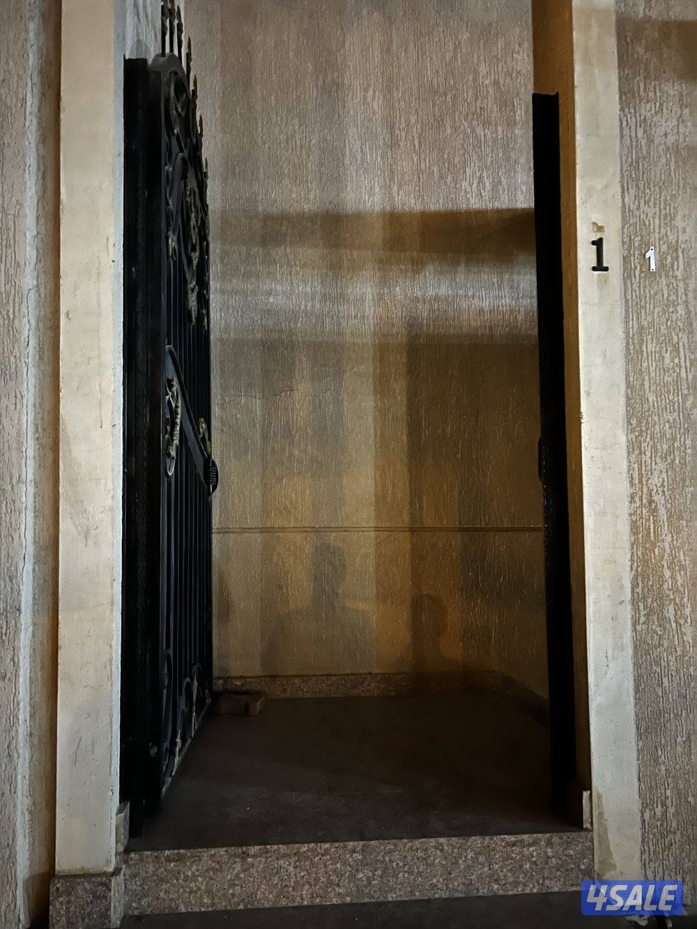 شقه للاجار موقع مميز جدا يوجد مصفطين مضللين مدخل ومخرج سهل ثلاث غرف1