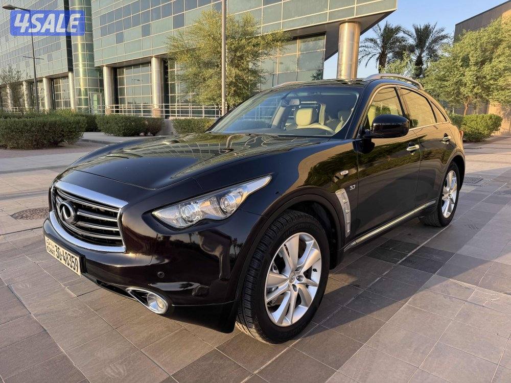 للبيع : آنفينيتي : QX 70 : موديل 2015 : عداد 99 الف كم0