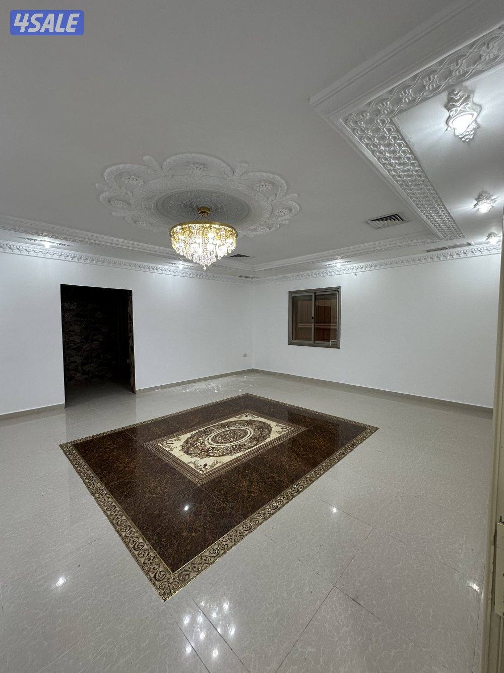 للإيجار دورين دوبلكس مجدد كامل قرب مسجد وفرع مدخل سهل من للسادس9