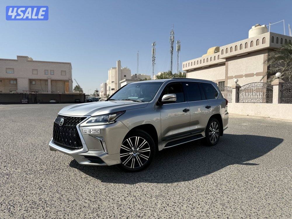 للبيع LX570s ماشي 225 بحاله جيده جداً0