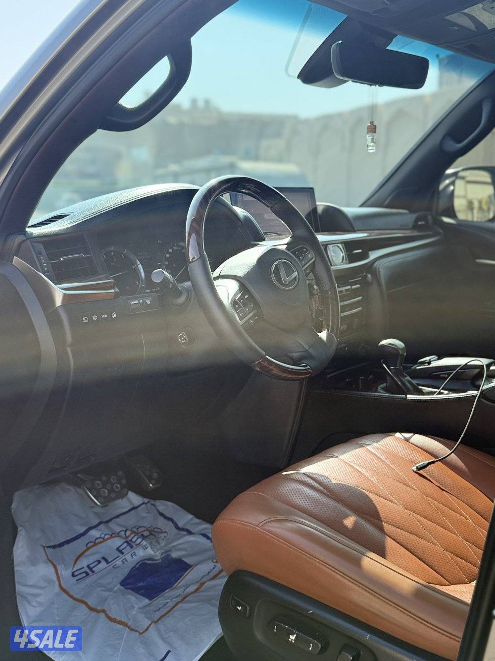 للبيع LX570s ماشي 225 بحاله جيده جداً5