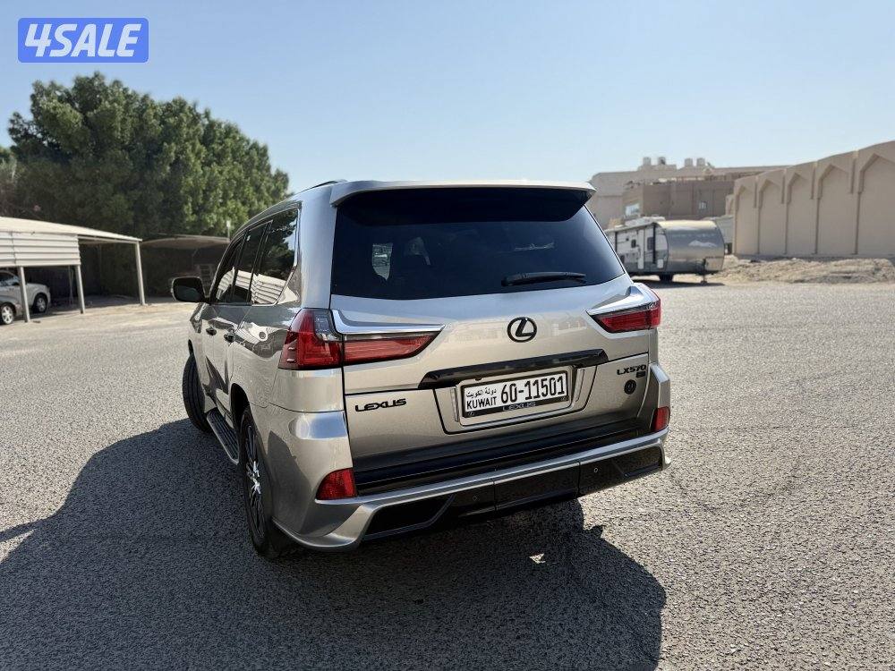 للبيع LX570s ماشي 225 بحاله جيده جداً7
