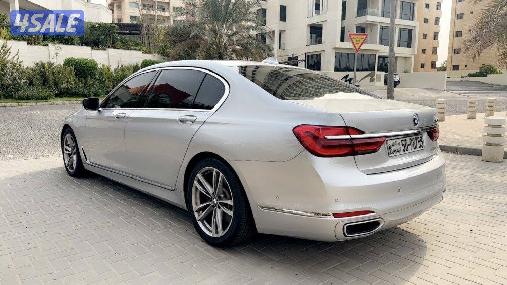 BMW 740i0
