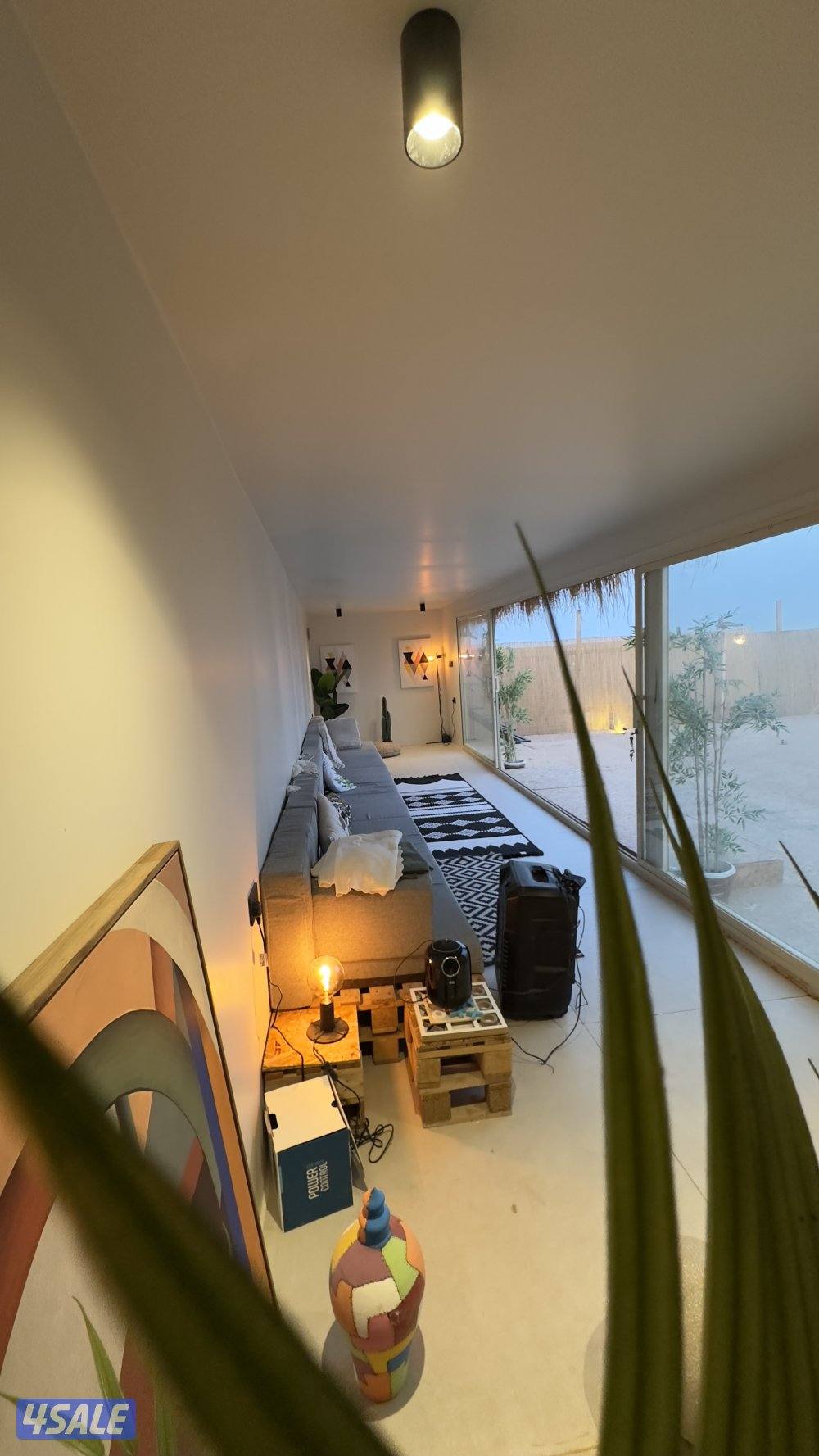 للبيع عدد 2 شاليهات متنقله (كونتينرات) مع اغراض المخيم1