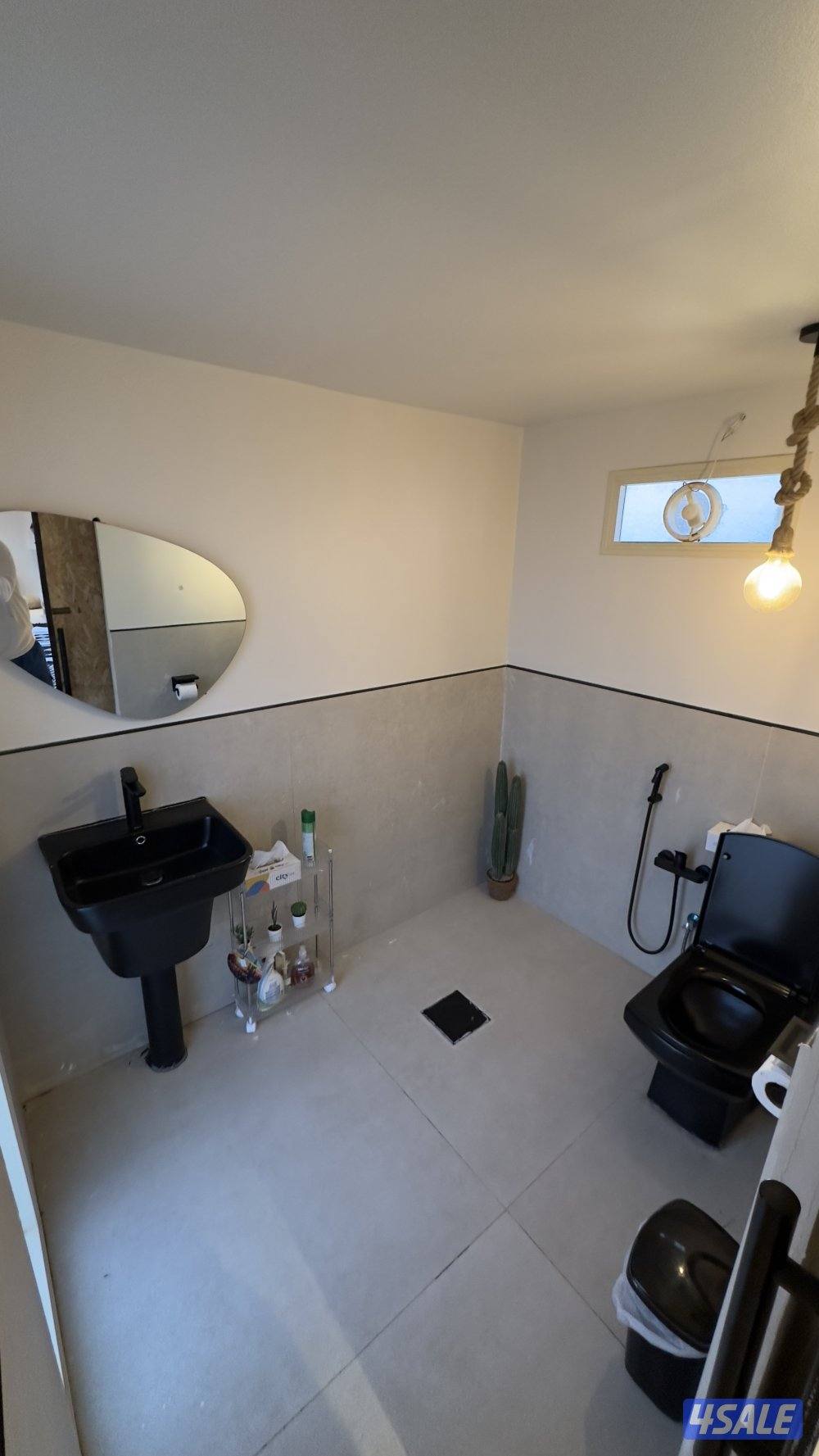 للبيع عدد 2 شاليهات متنقله (كونتينرات) مع اغراض المخيم2