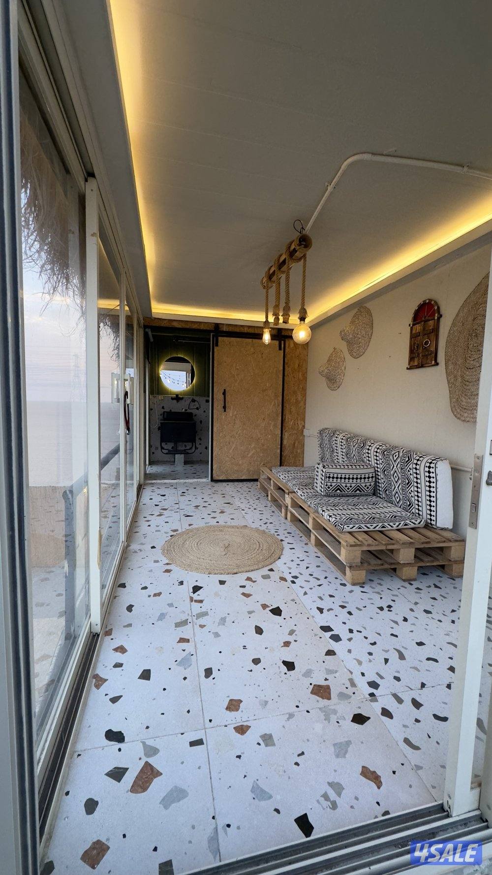 للبيع عدد 2 شاليهات متنقله (كونتينرات) مع اغراض المخيم4