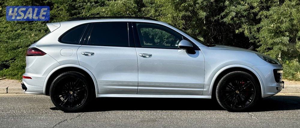 للبيع بورش كايين GTS صبغ الوكالة داخلية لون أحمر0