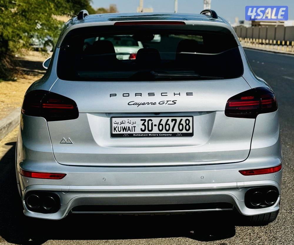 للبيع بورش كايين GTS صبغ الوكالة داخلية لون أحمر1