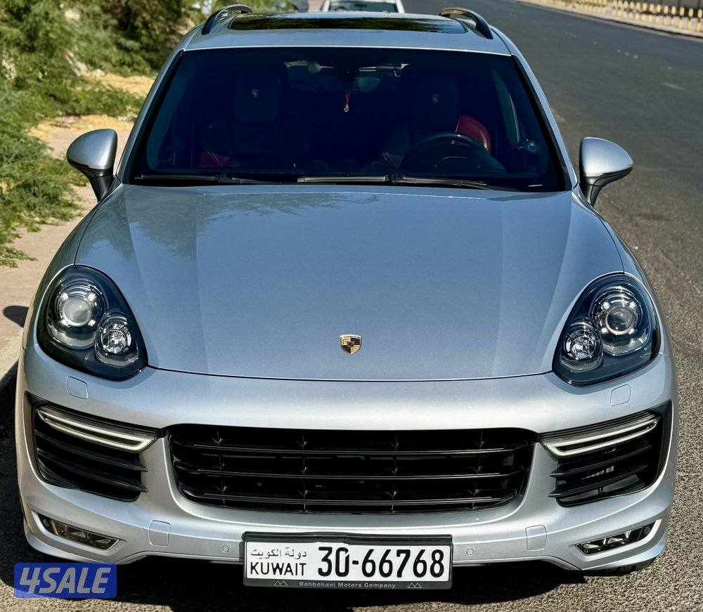 للبيع بورش كايين GTS صبغ الوكالة داخلية لون أحمر2