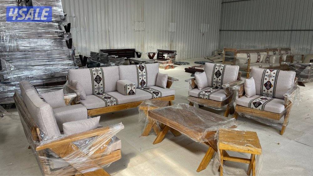 اللبيع كراسي حديد +كراسي خشب +كراسي حديد ملبس خشب مع فرش وطربال1