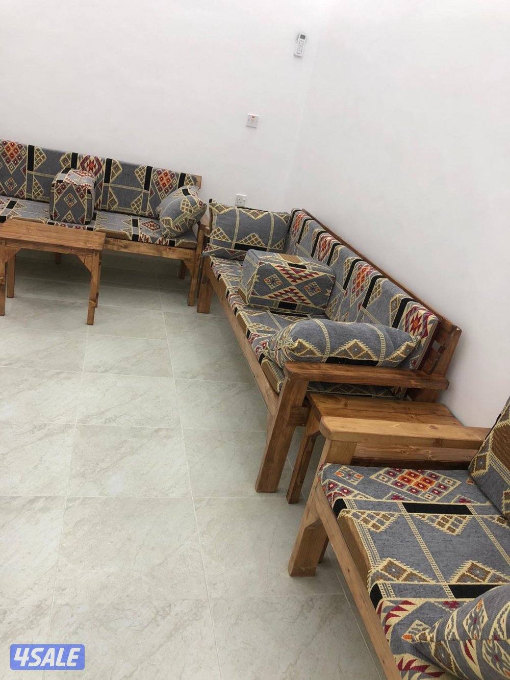 اللبيع كراسي حديد +كراسي خشب +كراسي حديد ملبس خشب مع فرش وطربال6