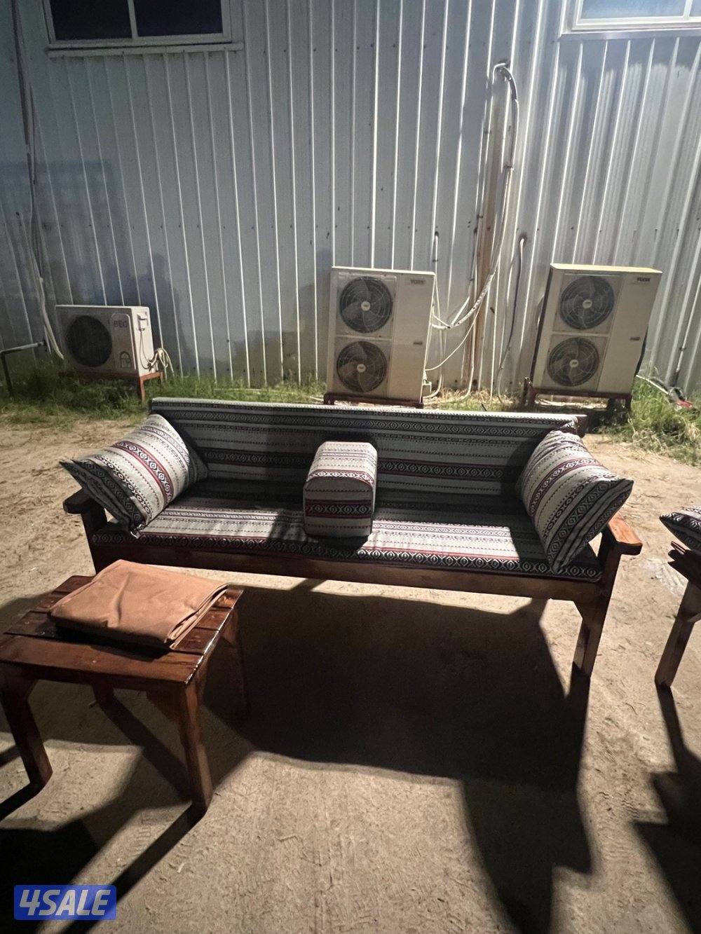 اللبيع كراسي حديد +كراسي خشب +كراسي حديد ملبس خشب مع فرش وطربال9