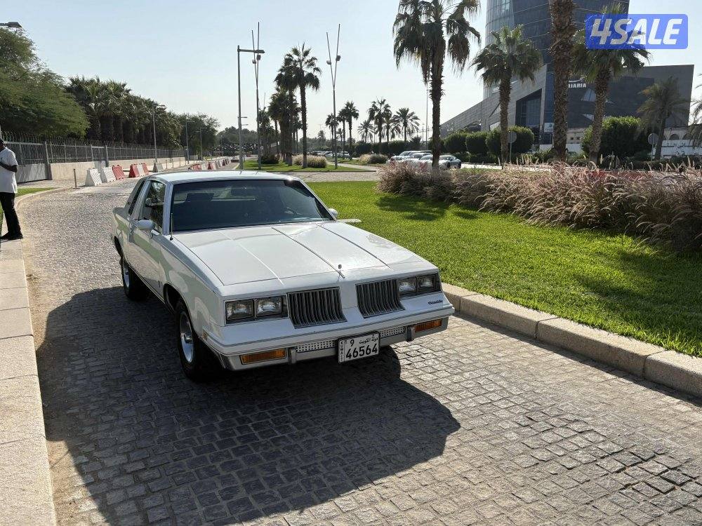 للبيع اوز موبيل كاتلس1984 الغانم بحاله جيده . شرط الفحص السعر ٢٧٠٠4