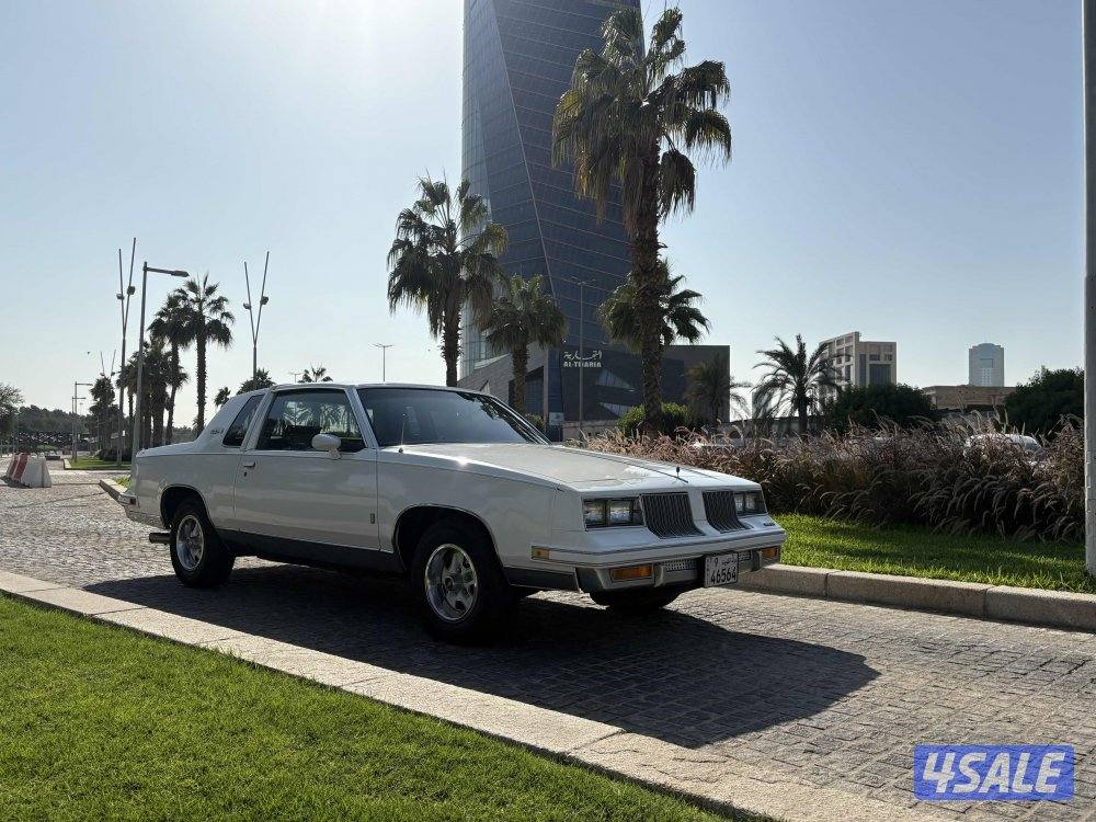 للبيع اوز موبيل كاتلس1984 الغانم بحاله جيده . شرط الفحص السعر ٢٧٠٠6