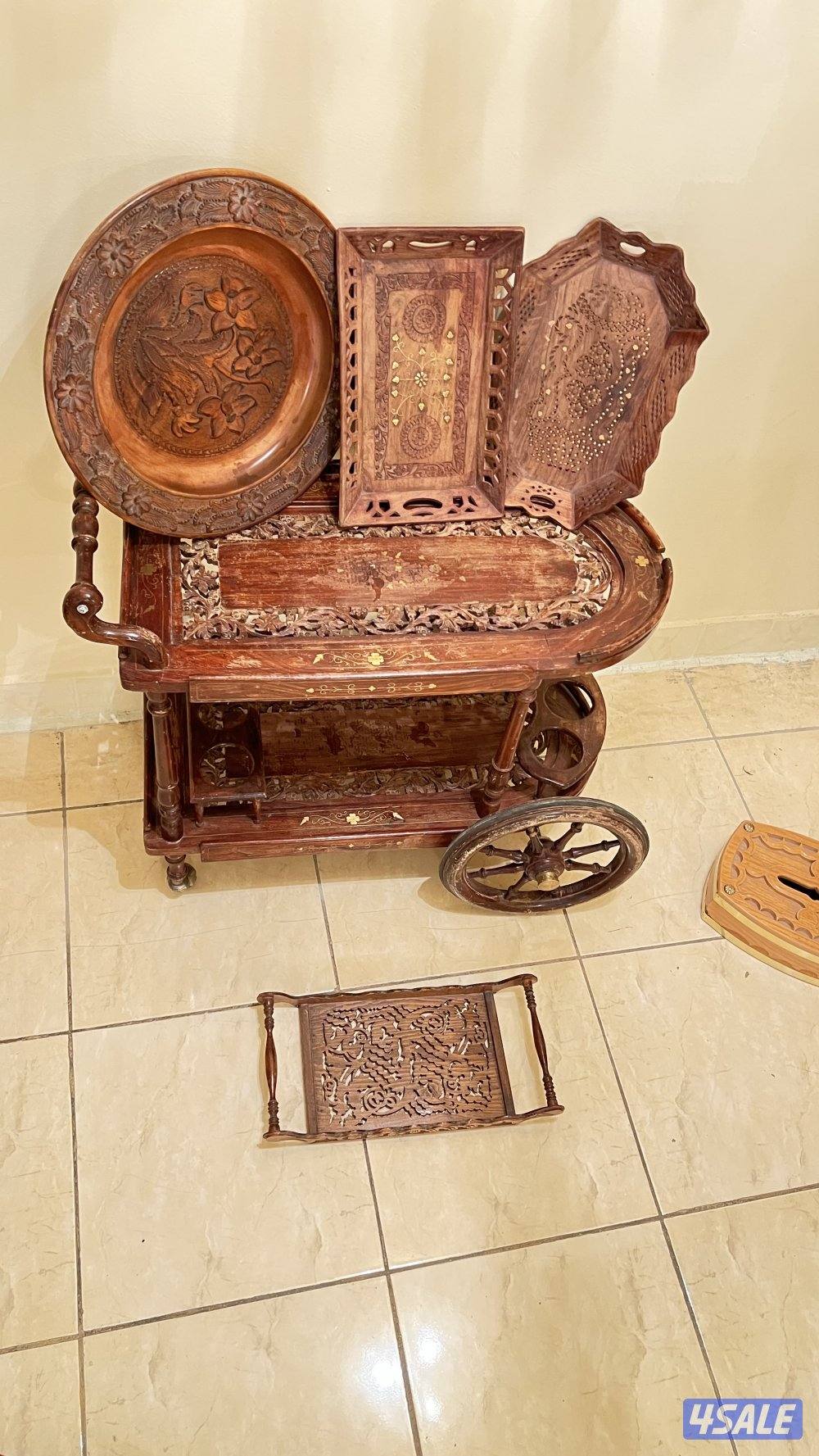 للبيع ترولي خشبي مع الصواني والصحوون1