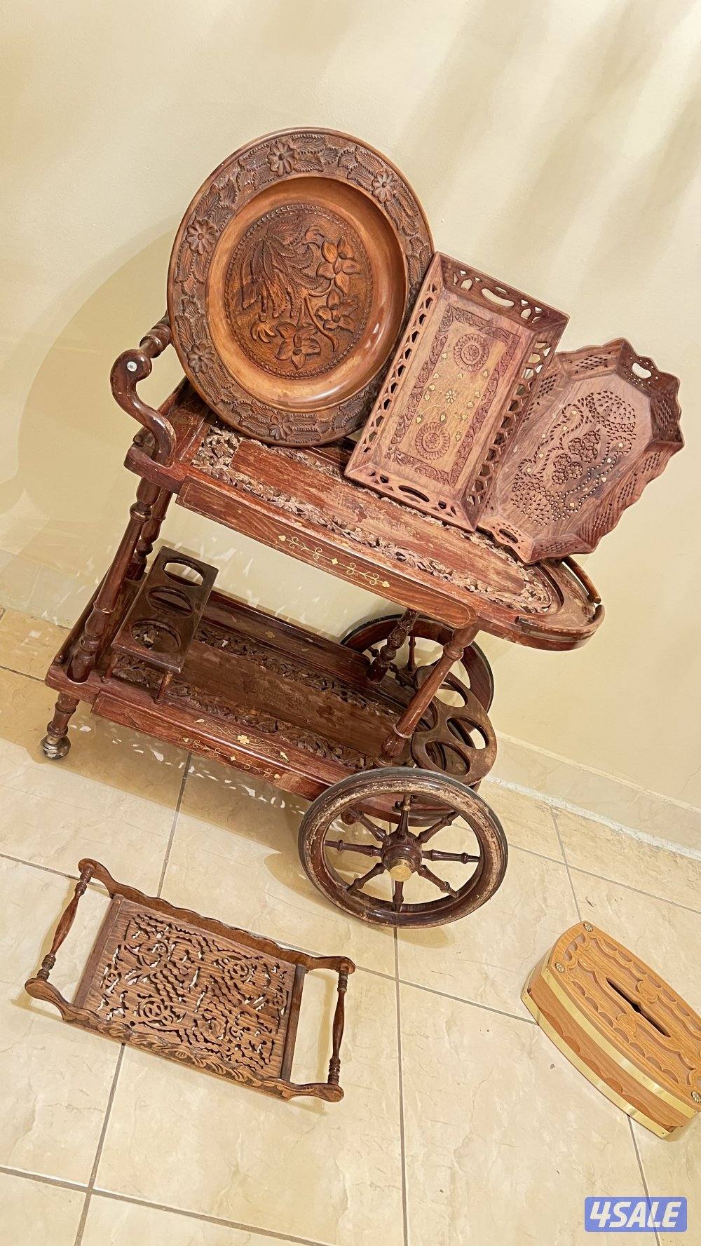 للبيع ترولي خشبي مع الصواني والصحوون4