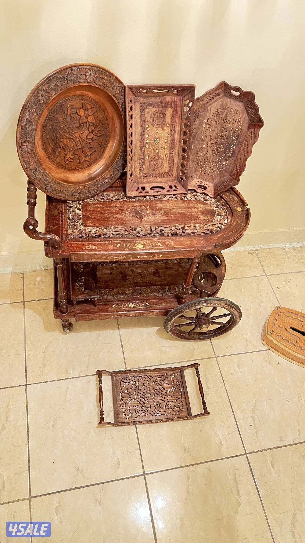 للبيع ترولي خشبي مع الصواني والصحوون6