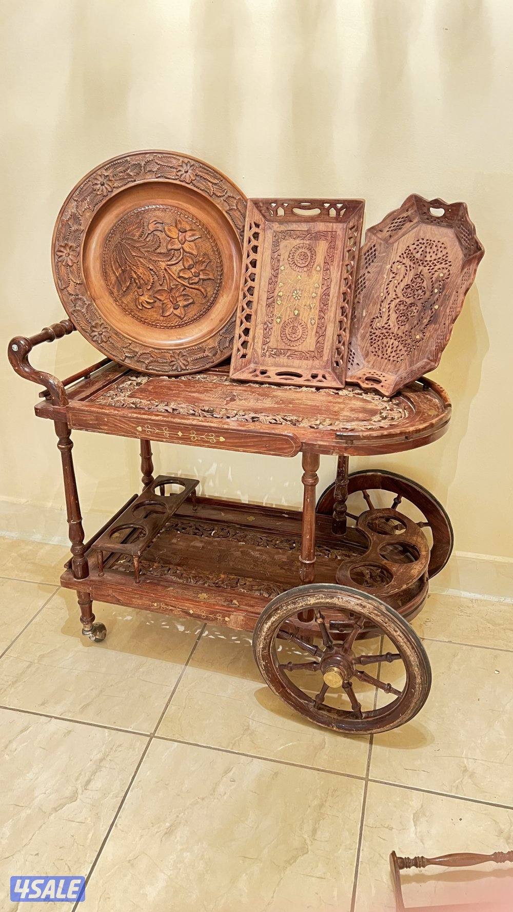 للبيع ترولي خشبي مع الصواني والصحوون10