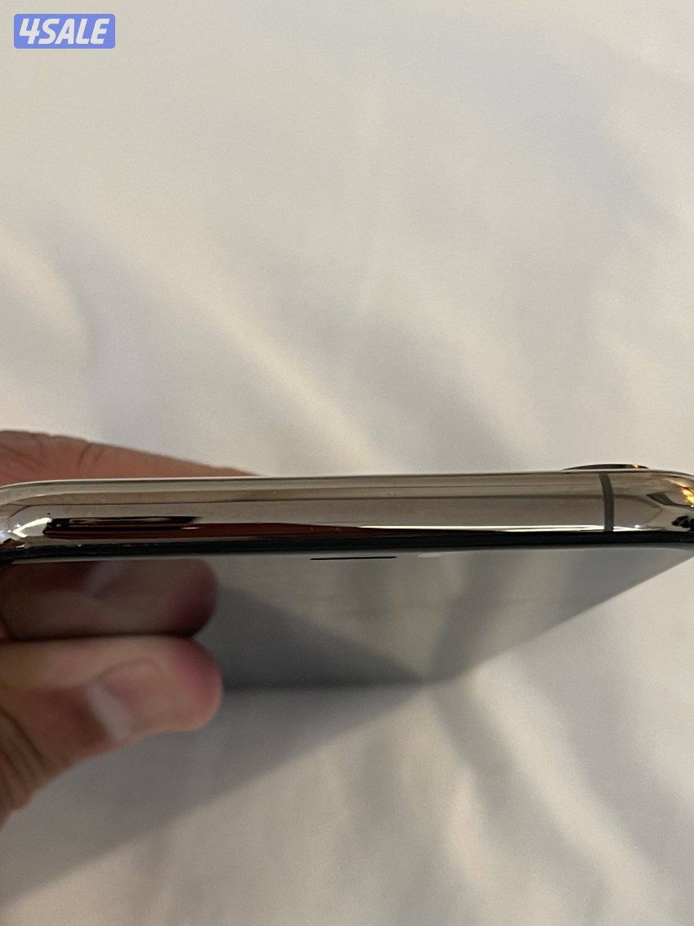 ايفون xs max 512 نظيف لم يفتح ولم يصلح فقط تبديل زجاج الظهر1