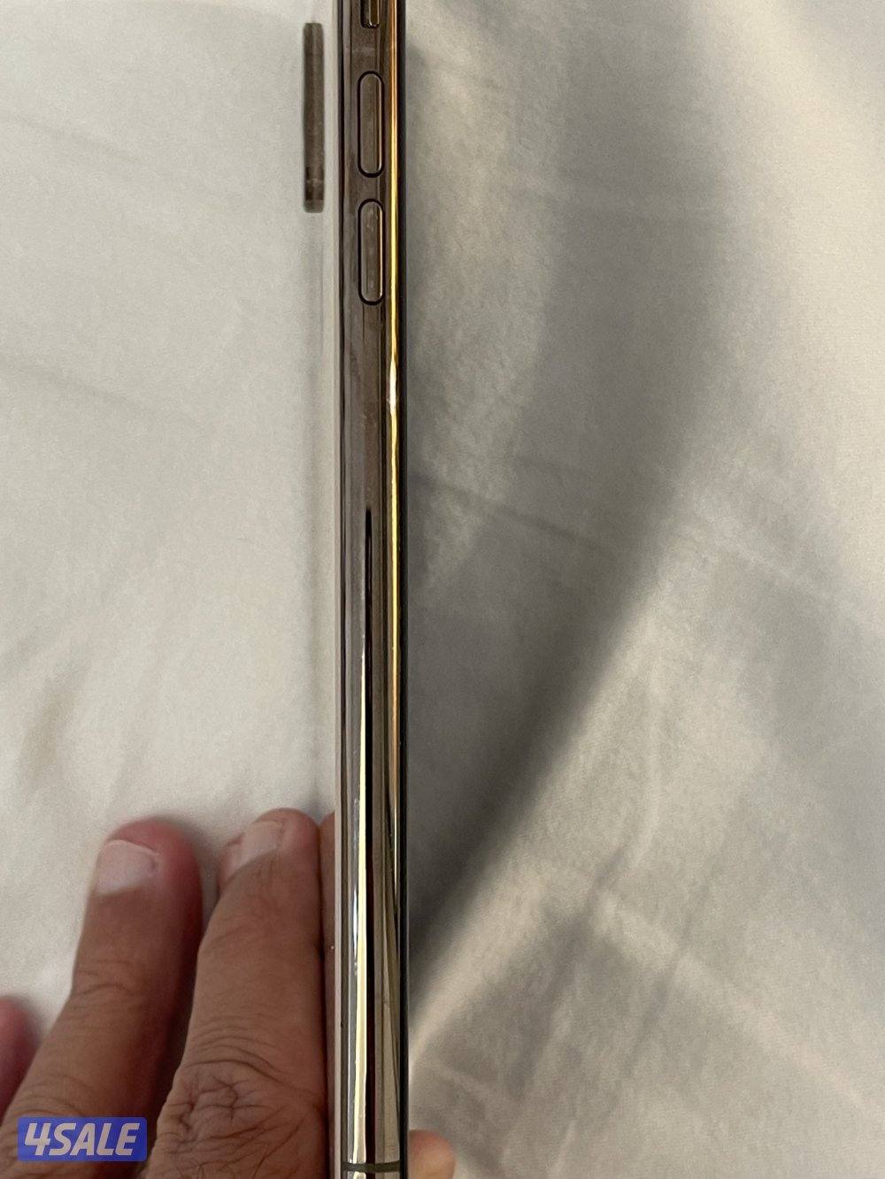 ايفون xs max 512 نظيف لم يفتح ولم يصلح فقط تبديل زجاج الظهر4