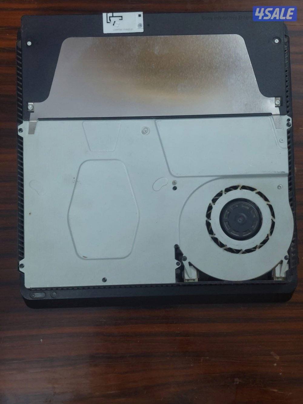 نشتري سوني فور وسوني فايف مستعمل حتي لو سكراب وهم التوصيل مجاني9