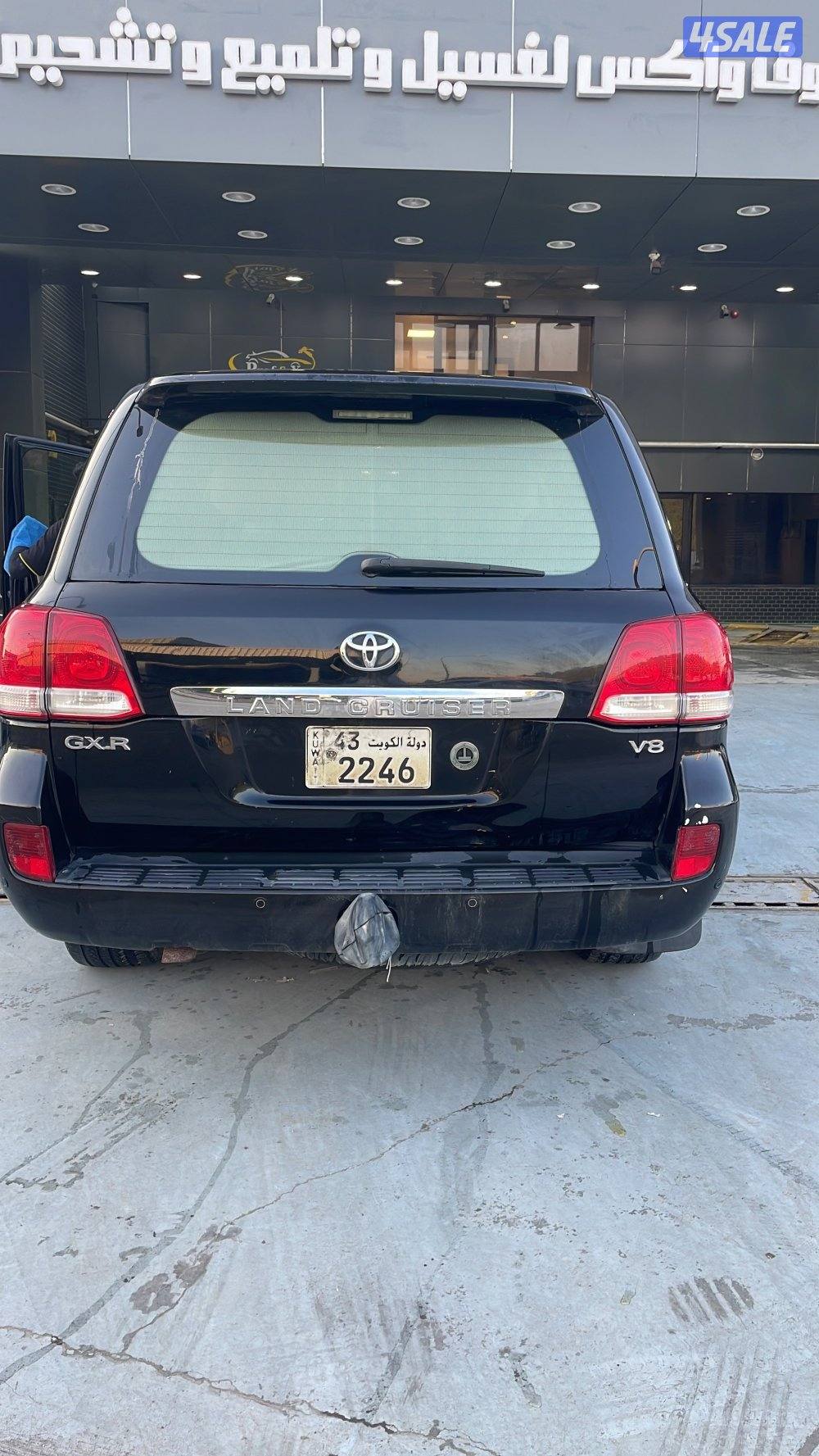 لاندكروز ٨ سنلد الساير ، فيه اصباغ متفرغه والشاصي لايعطي جيد اثر مطب2