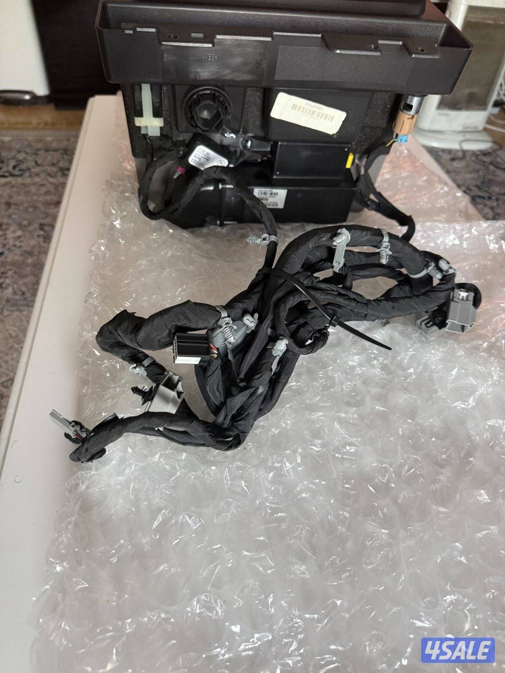 للبيع ثلاجة سيار درج الوسطي تاهو او يوكن 2015 إلى 20204