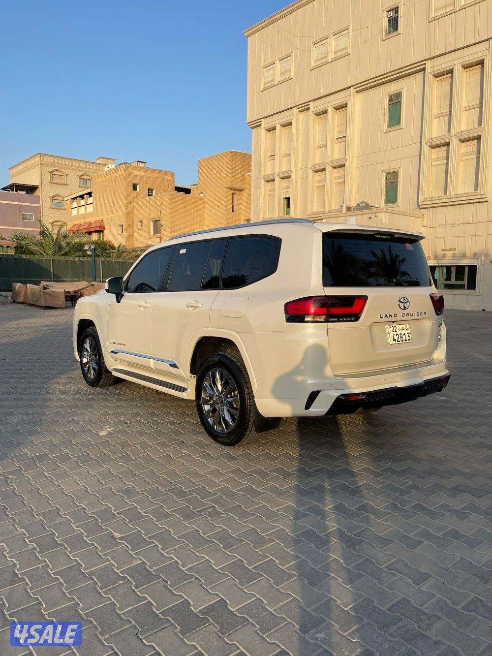 لاندكروزر ايرو اس 20242