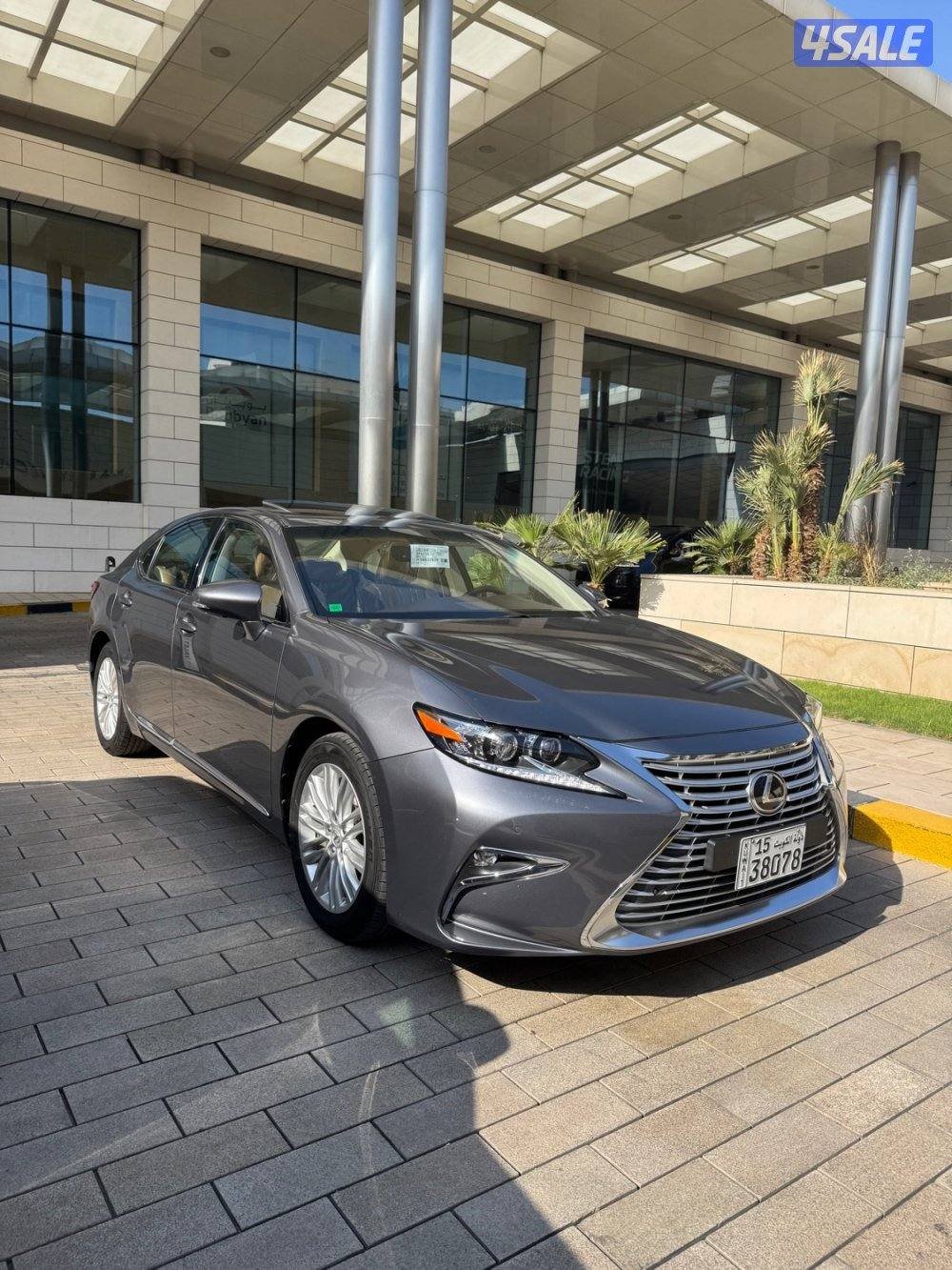 لكزس ES250  الساير بحاله نادره عداد (30) الف كم2