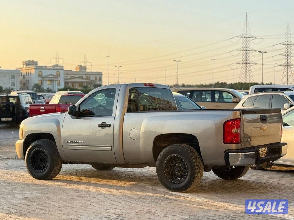 للبيع سلفرادو 2013 6 غيار2