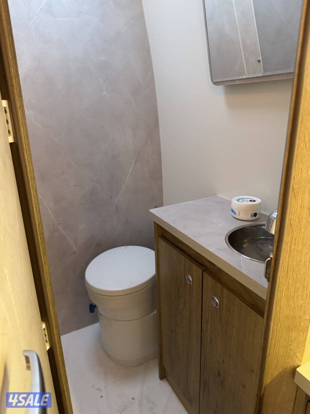 للبيع كرفان بيجو8