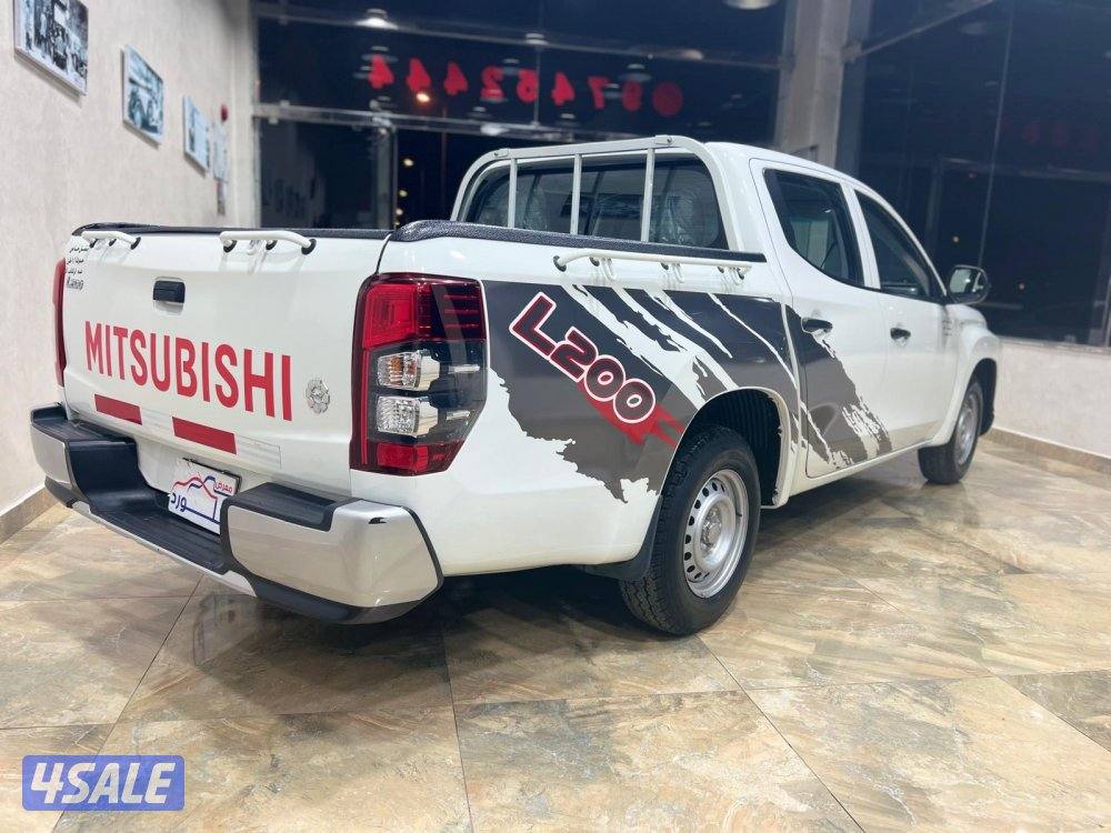 وانيت قير عادي موديل 2022 ماشي 33 الف صبغ الوكالة بحالة الوكالة3