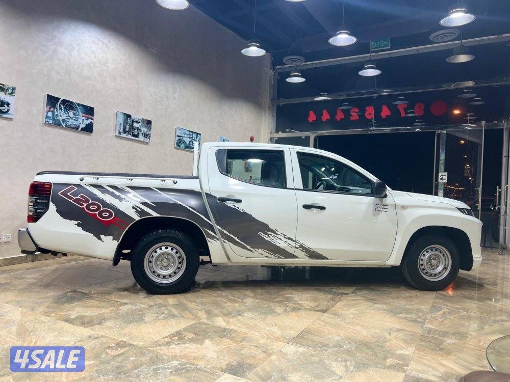 وانيت قير عادي موديل 2022 ماشي 33 الف صبغ الوكالة بحالة الوكالة4