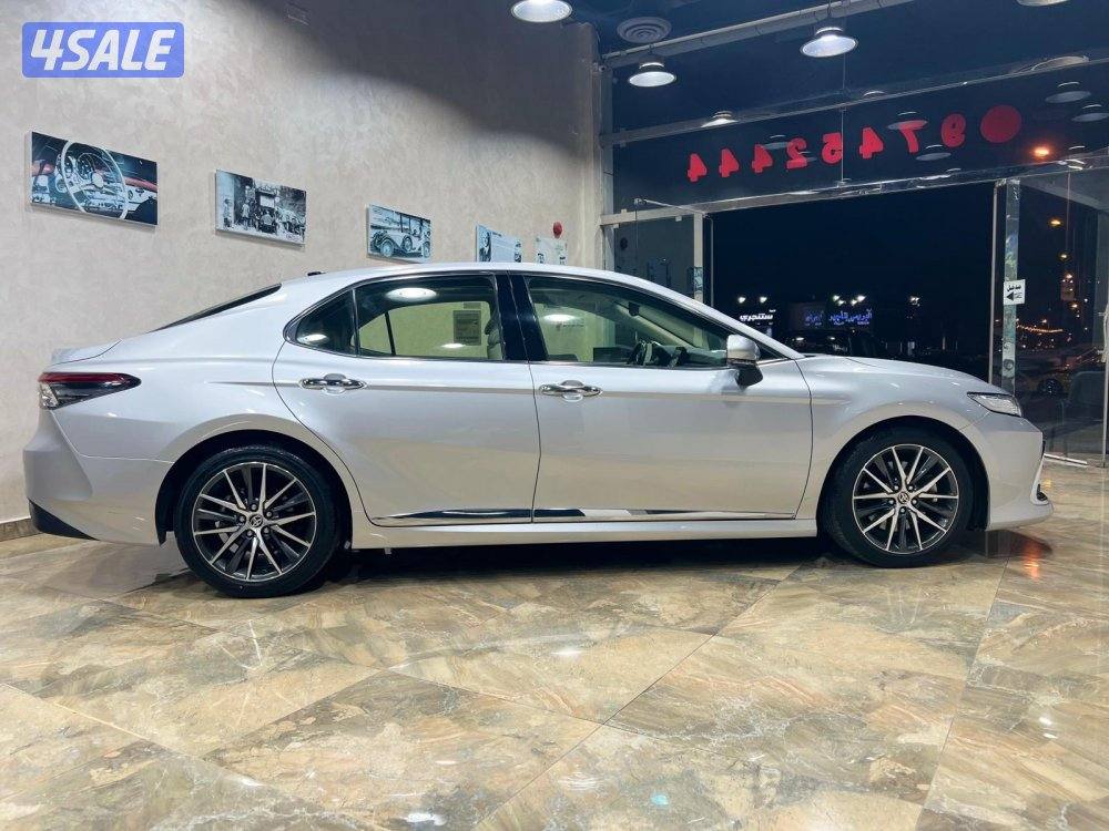 كامري بانوراما ليمتد 6 سنلدر موديل 2023 ماشي 55 الف صبغ الوكالة الساير4