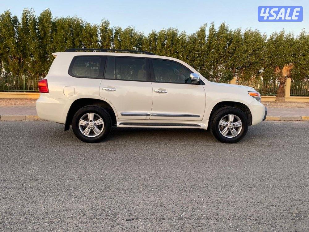 للبيع لاندكروز / ٢٠١٤ GXR ٨ سلندر5