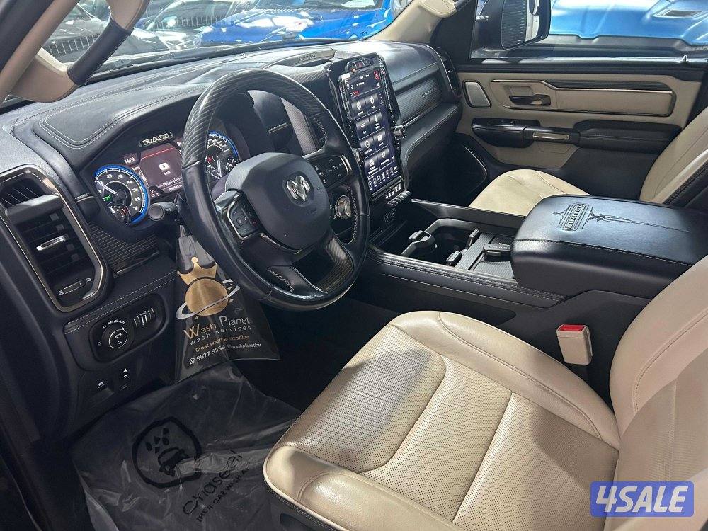 RAM 1500 Limited Crew Cab8