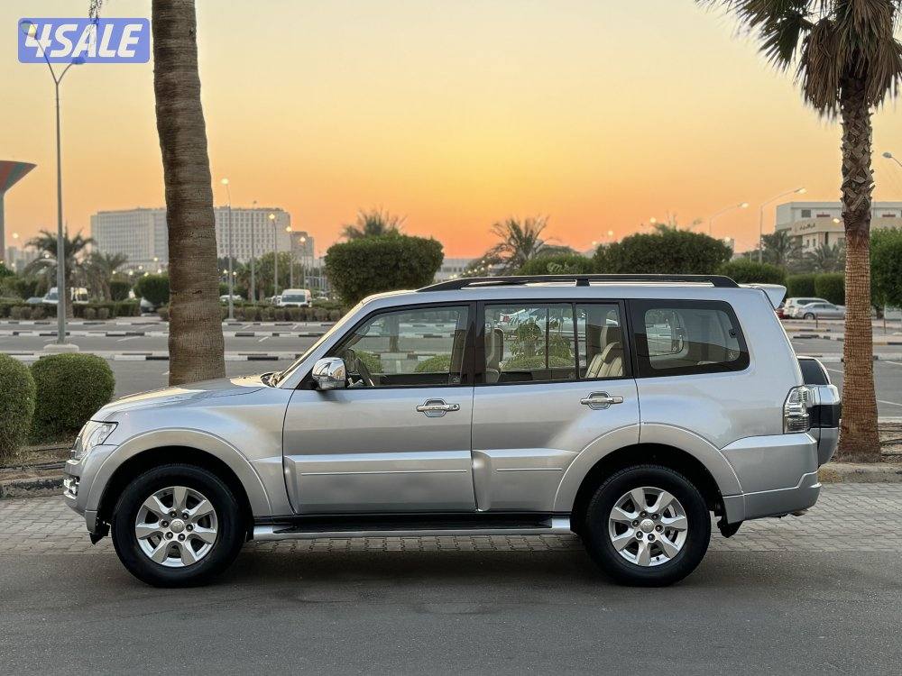 ميتسوبيشي باجيرو موديل 2016 عداد 138 بحاله ممتازه8