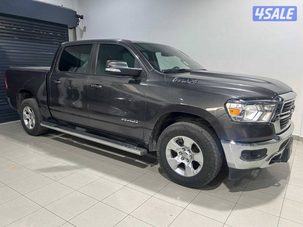 RAM 1500 Big Horn Crew Cab3