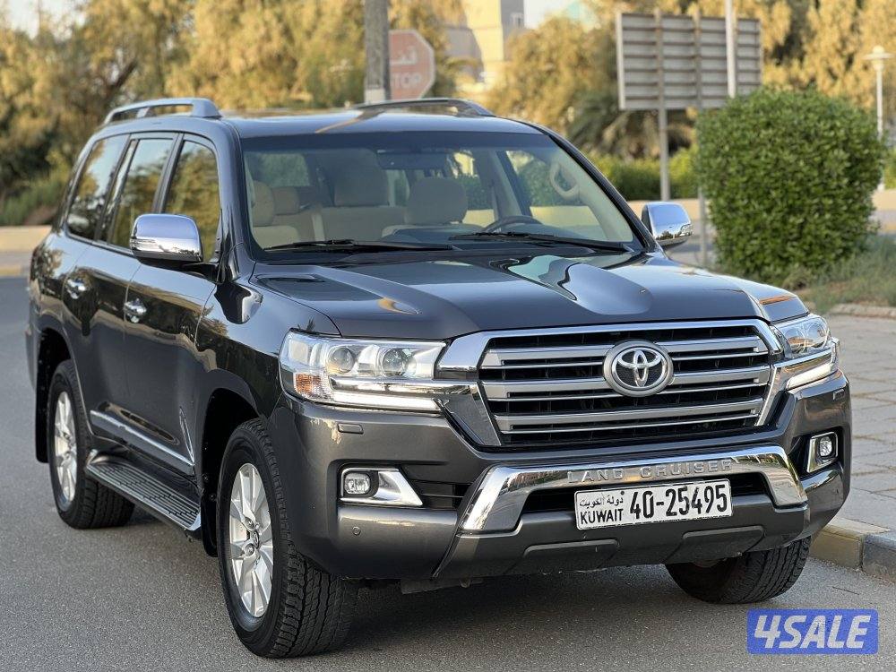 للبيع لاندكروزر V8 2016 الساير0