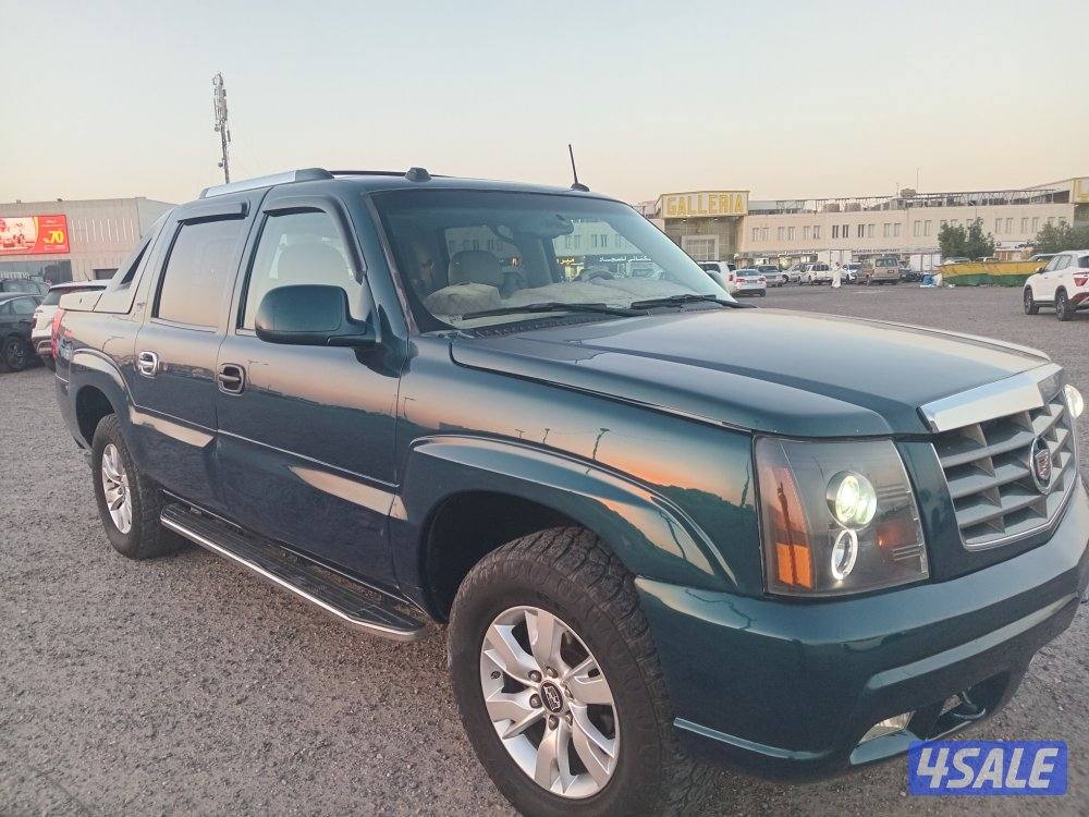 للبيع كاديلاك وانيت اسكاليد موديل20051