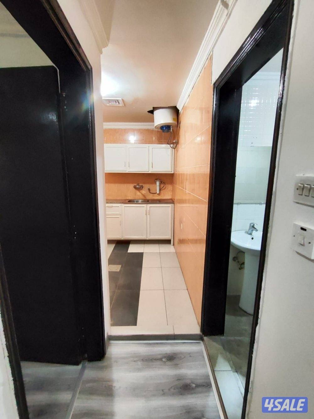 شقق للايجار حولي كويتين فقط فاضي وخلو غرفه صاله حمام مطبخ باركن10