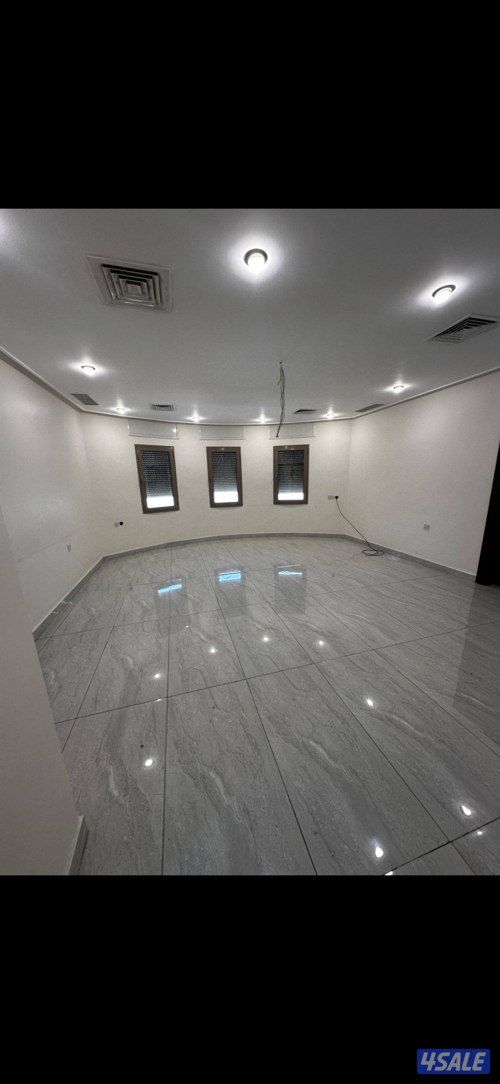 بيت كامل 3 شوارع و ارتداد و حديقة7