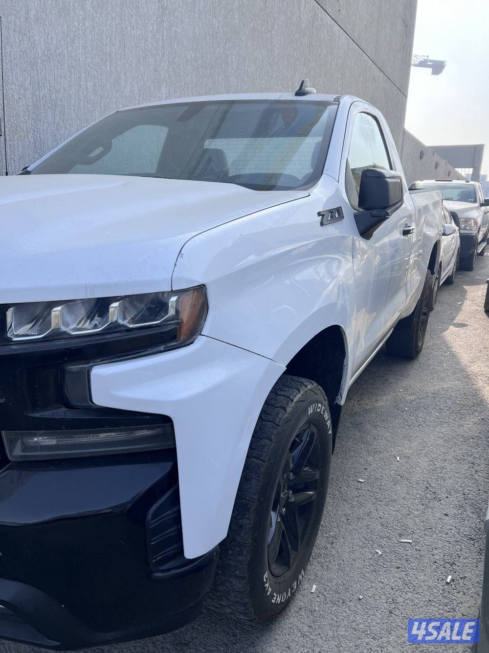 للبيع تريل بوس Z711