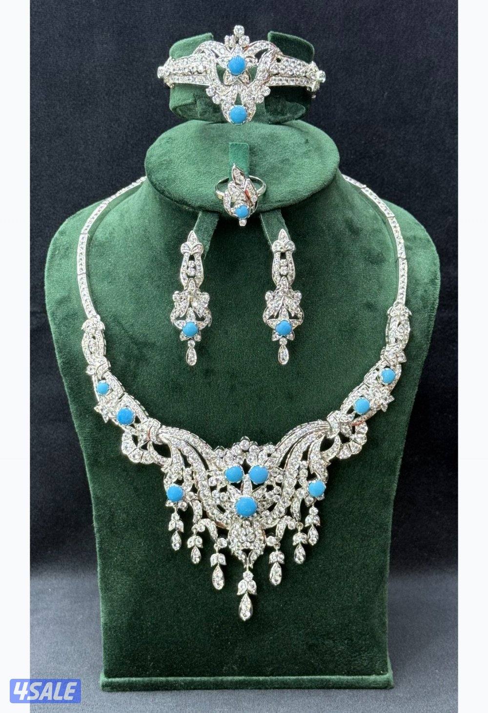 طقم نسائي فضة عيار 925 مطلي بالروديوم – فصوص زركون أبيض3